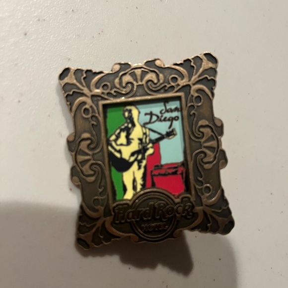 Hard Rock San Diego Pin - Picture 1 of 5